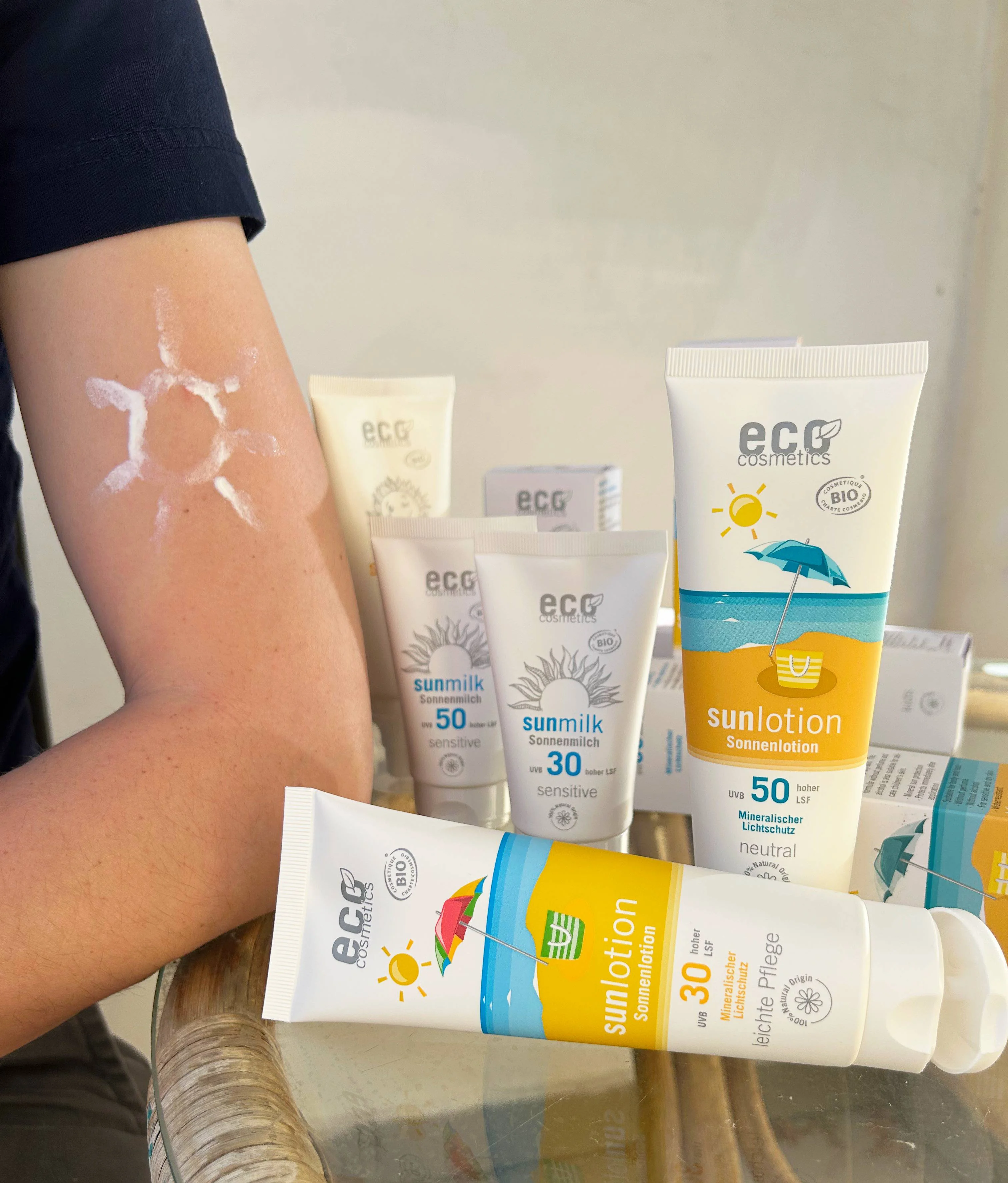Eco Cosmetics Latte solare Neutral senza profumo SPF 50 BIO (125 ml) - con filtri minerali naturali