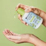laSaponaria Gel detergente intimo protettivo con tè verde BIO (250 ml) - adatto dopo il parto e durante le mestruazioni