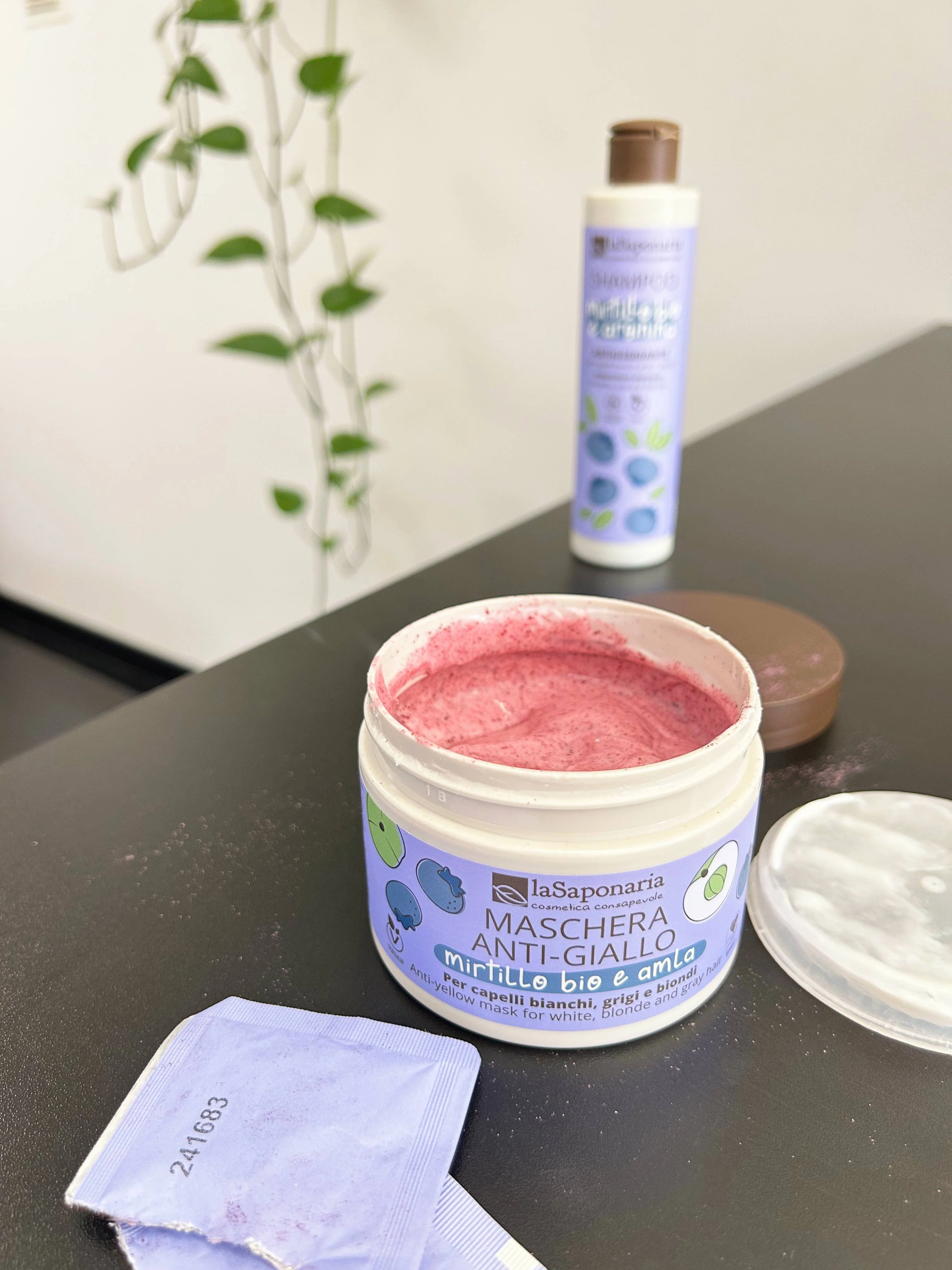 laSaponaria Maschera No Yellow per capelli grigi con Amla e mirtillo (200 ml) - neutralizza i riflessi gialli