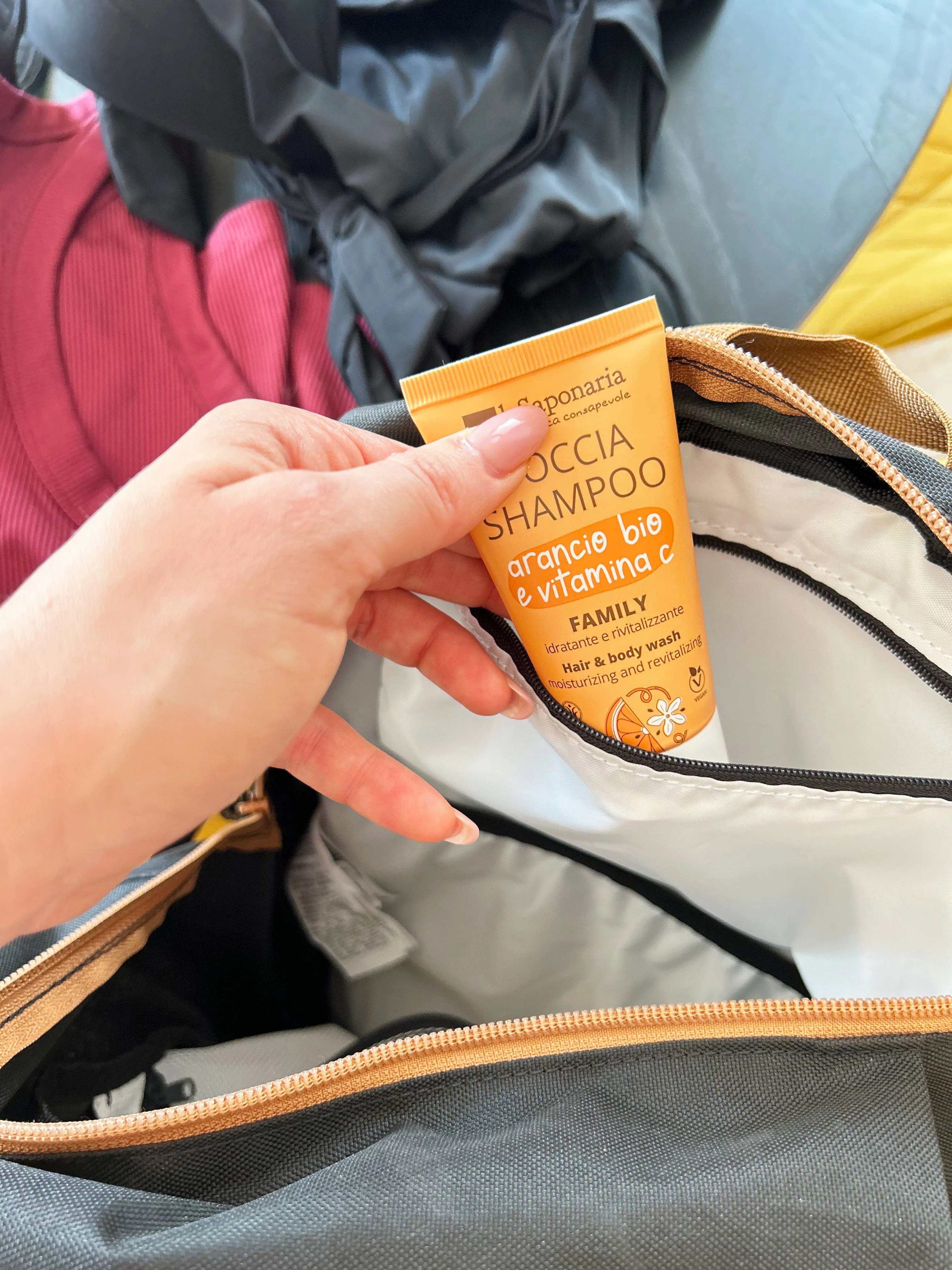 laSaponaria Gel doccia e shampoo 2 in 1 con arancia BIO e vitamina C per tutta la famiglia 30 ml - dal profumo dolce e rinvigorente