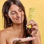 laSaponaria Balsamo leggero per il volume dei capelli con limone e acido ialuronico 150 ml
