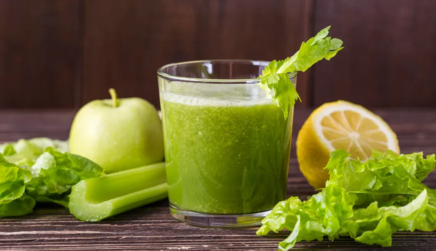 Come preparare un rinfrescante succo di sedano a casa