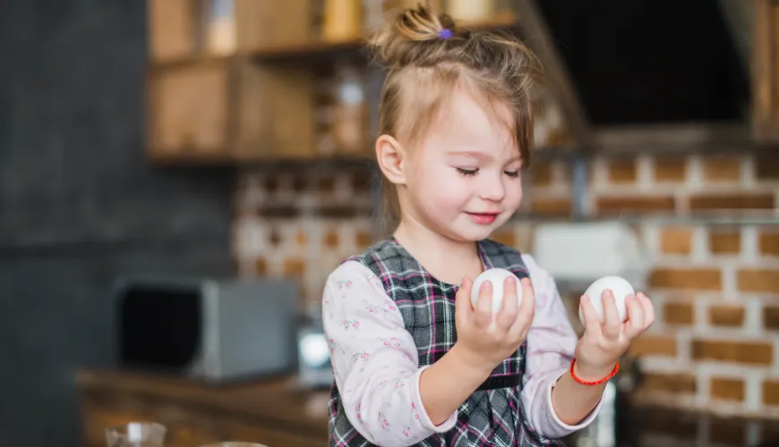 Da quale età un bambino può introdurre l'albume d'uovo nella dieta in modo sicuro?