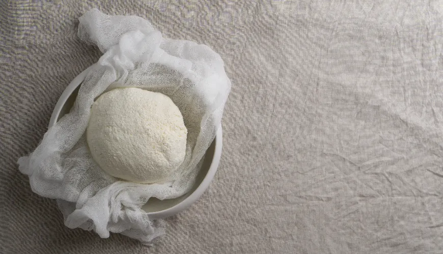 Come preparare una mozzarella fresca e deliziosa fatta in casa