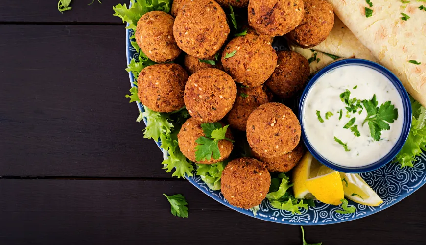 # Ottimo ricetta per falafel passo dopo passo

## Ingredienti

- 250 g di ceci secchi
- 1 cipolla
- 