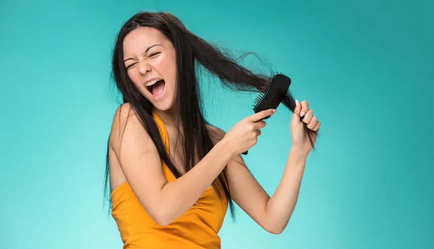 Come prendersi cura dei capelli crespi