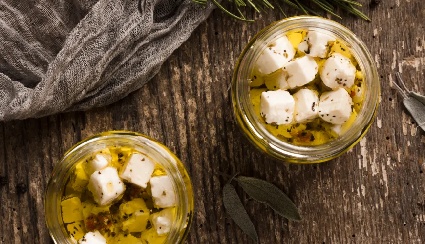 Tutto quello che c'è da sapere sul formaggio marinato fatto in casa