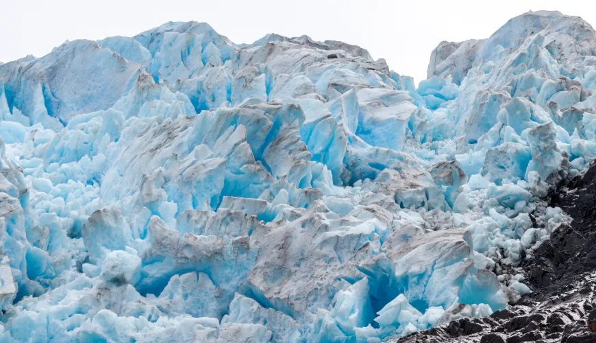 Acqua dal ghiacciaio - una storia di purezza preservata per millenni