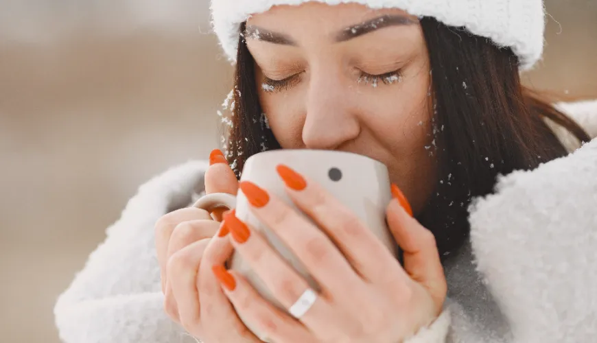 Come prevenire le mani fredde e migliorare la circolazione del sangue